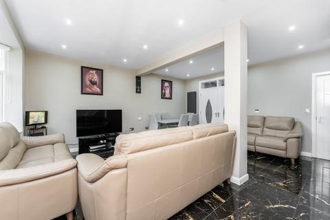 130 Ascot Gardens, Southall, UB1 2SB