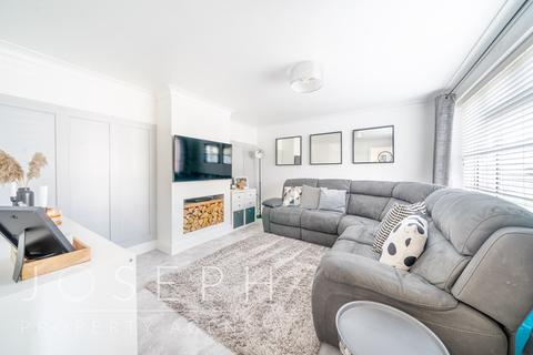 56 Sandpiper Road, Ipswich, IP2 9HU
