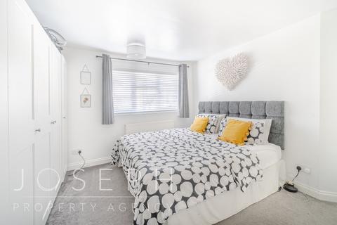 56 Sandpiper Road, Ipswich, IP2 9HU