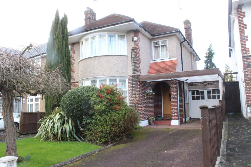 Monro Gardens, Harrow Weald 3 bed detached house £700,000