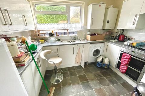 16 Bramber Square, Rustington, Littlehampton, BN16 3EJ