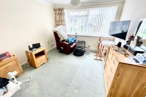 16 Bramber Square, Rustington, Littlehampton, BN16 3EJ