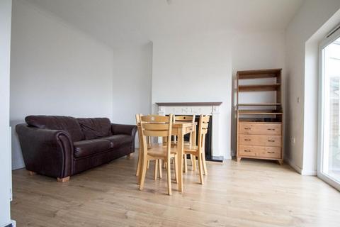 3 bedroom semi-detached house to rent, Warren Avenue, Sherwood, Nottingham, NG5 1DE