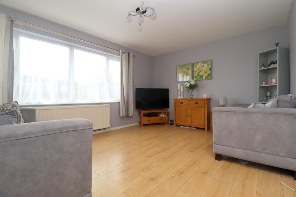 Southampton Gardens, Luton, LU3 3UA 3 bed terraced house £1,195 pcm (£276 pw)