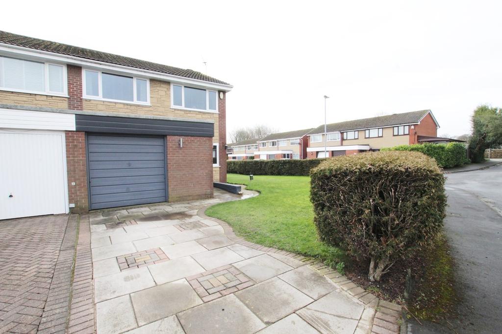Newlyn Drive, AshtoninMakerfield, Wigan, WN4 3 bed semidetached
