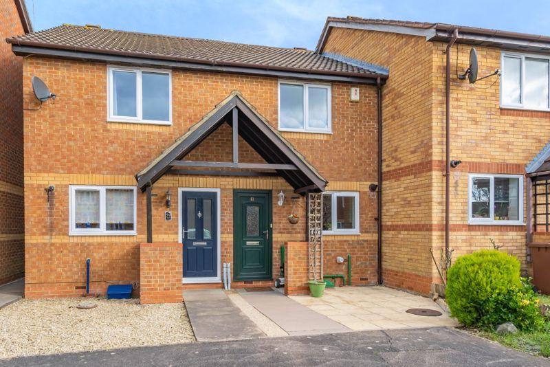 Heron Drive, Bicester 2 bed terraced house £285,000