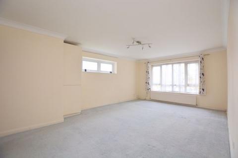 2 bedroom apartment to rent, The Avenue, Hatch End
