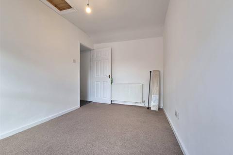 undefined, Queen Street, Pembroke Dock, Sir Benfro, SA72