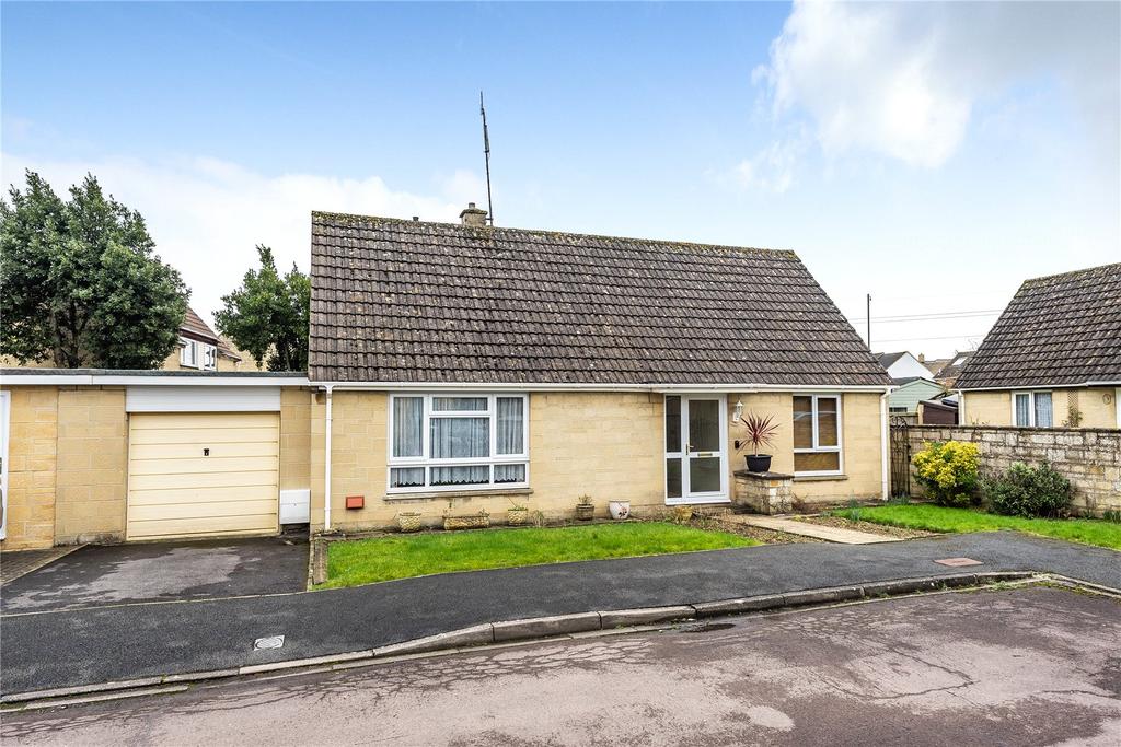 Cirencester, Gloucestershire, GL7 2 bed bungalow £335,000