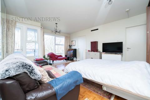 20, Gleneagles Malvern Way, London, W13 8DZ