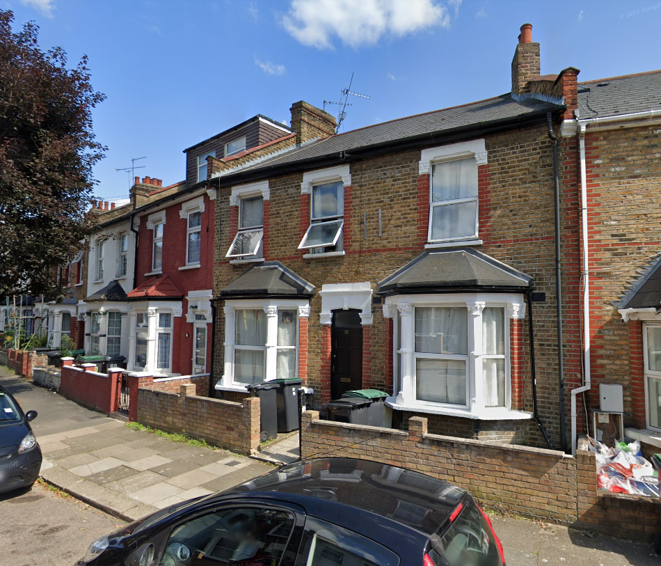 Clonmell Road, N17 Studio £975 pcm (£225 pw)