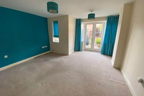 10 Larch Close, Nuneaton, CV10 9FE
