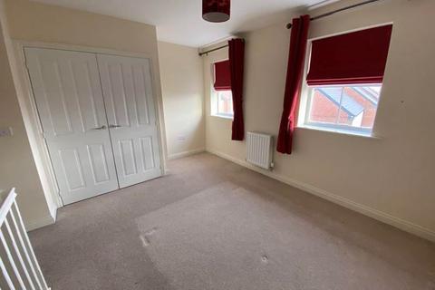 10 Larch Close, Nuneaton, CV10 9FE