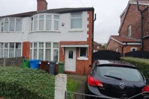 4 bedroom semi-detached house to rent, Delacourt Road, Manchester M14