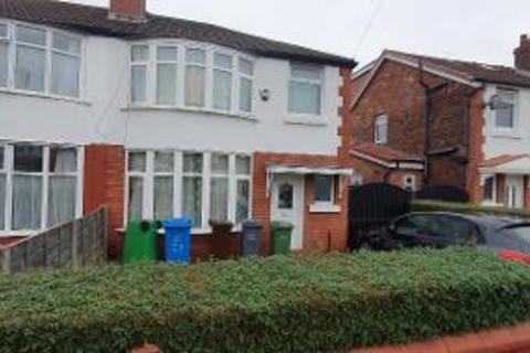 4 bedroom semi-detached house to rent, Delacourt Road, Manchester M14