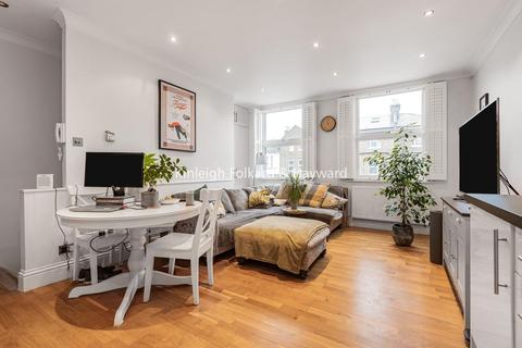 Flat 1, 11a Faversham Road, London, SE6 4XE