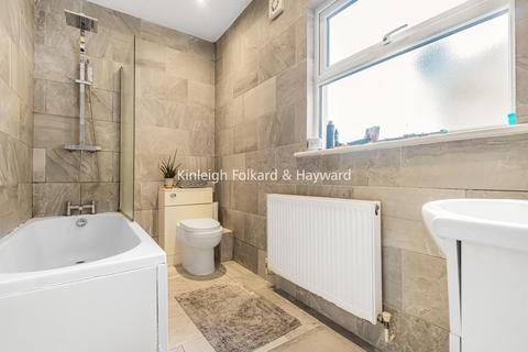 Flat 1, 11a Faversham Road, London, SE6 4XE