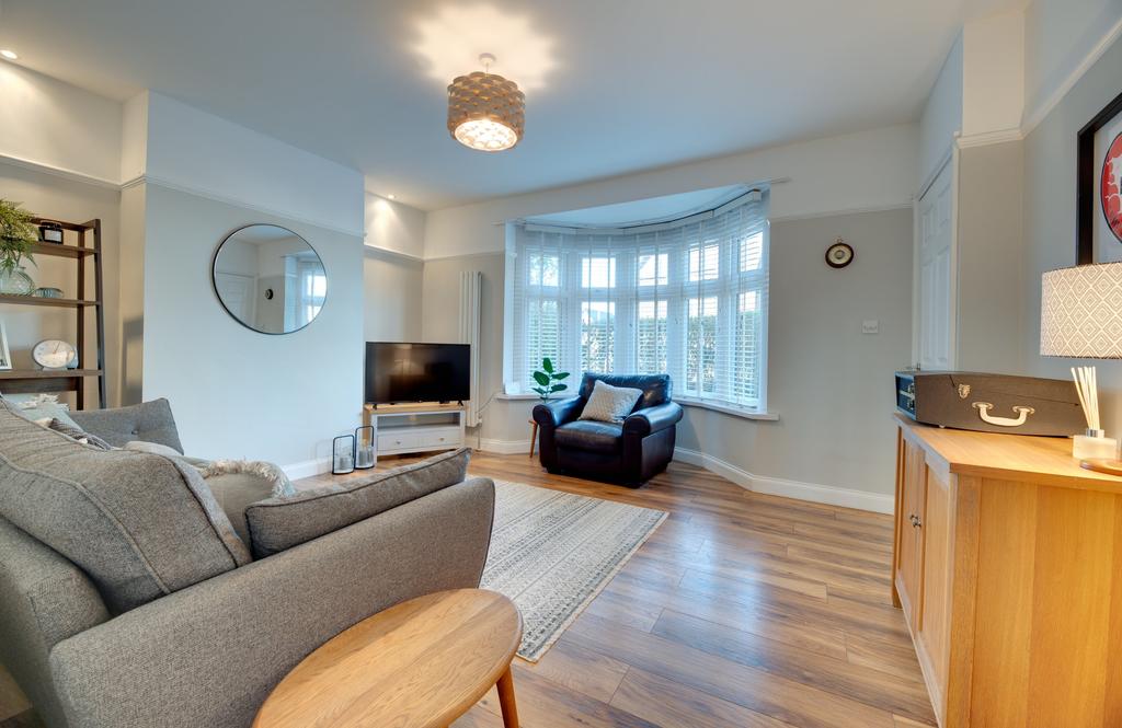 Church Road, Low Fell, NE9 2 bed semidetached house £180,000