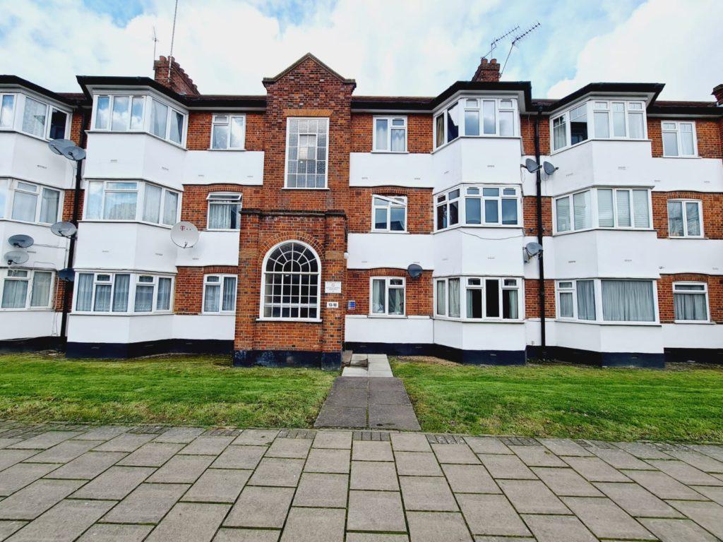 High Mead, HA1 2 bed flat £1,500 pcm (£346 pw)