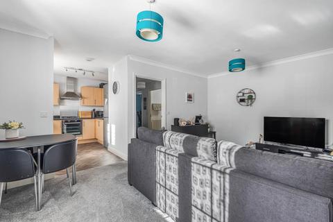 21 Hancock Close, Aylesbury, HP21 9AU