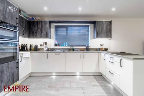 2 bedroom apartment to rent, Latimer House, 4 Saint Catherines Close, Birmingham, B15 2FE