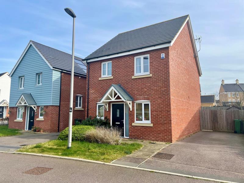 Holmes Meadow, Redhouse Park 3 bed detached house £1,495 pcm (£345 pw)