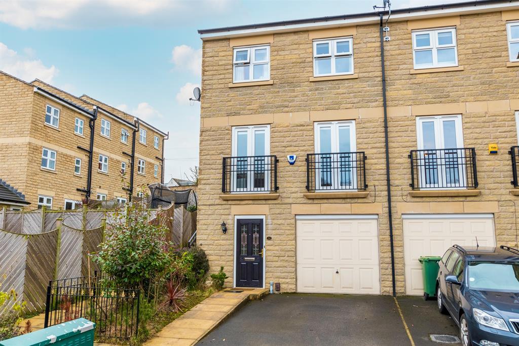 Mill Beck Close, Farsley, LS28 4 bed semidetached house £370,000