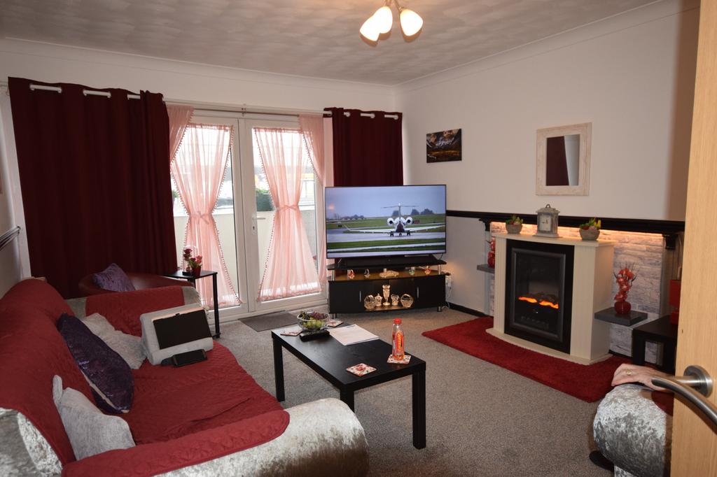 Saltcotes Road, Lytham St. Annes, Lancashire, FY8 2 bed flat for sale