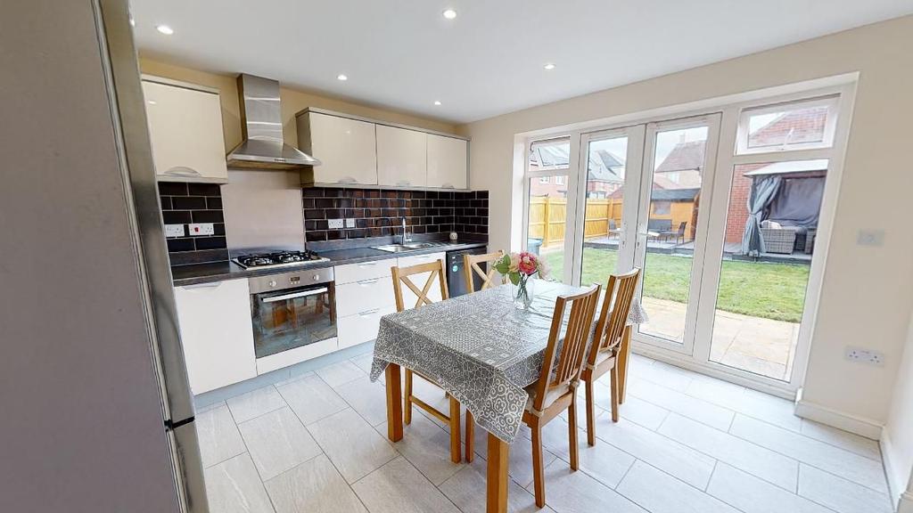 Prestbury Road, Duston, Northampton NN5 6XP 3 bed semidetached house