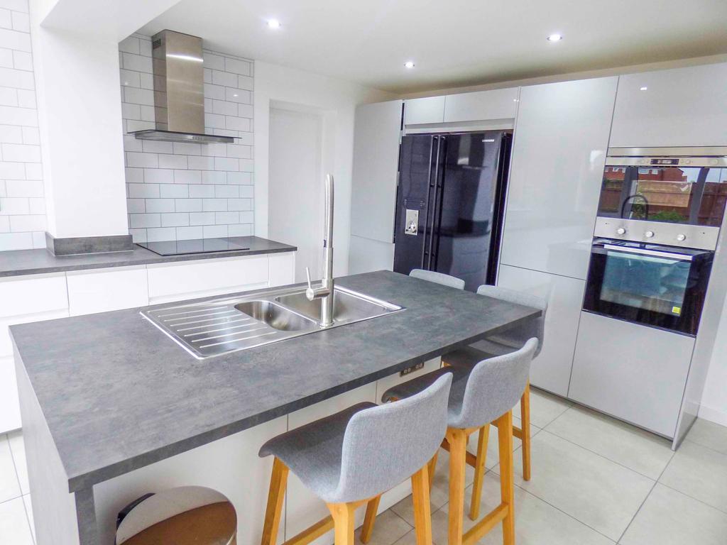 Ashford Close, South Beach, Blyth, Northumberland, NE24 3TJ 3 bed semi