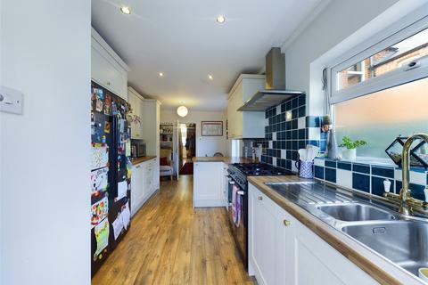 70 Deans Way, Gloucester, GL1 2QD