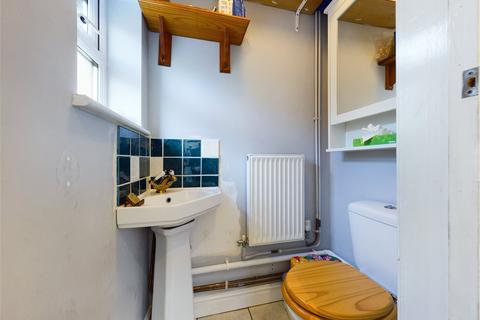 70 Deans Way, Gloucester, GL1 2QD