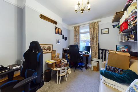 70 Deans Way, Gloucester, GL1 2QD