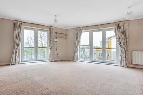 2 bedroom flat for sale - Chertsey,  Surrey,  KT16