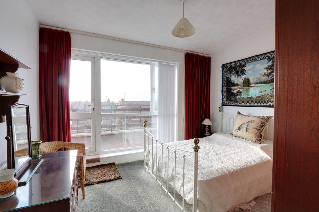 Bedroom 2 (Double)