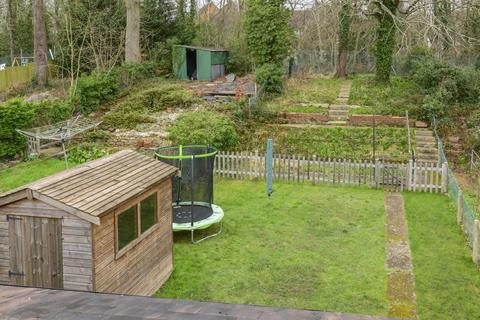 9 Beech Grove, Guildford, GU2 7XA