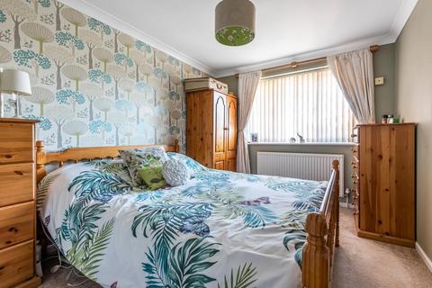 37 Bushy Close, Oxford, OX2 9SJ