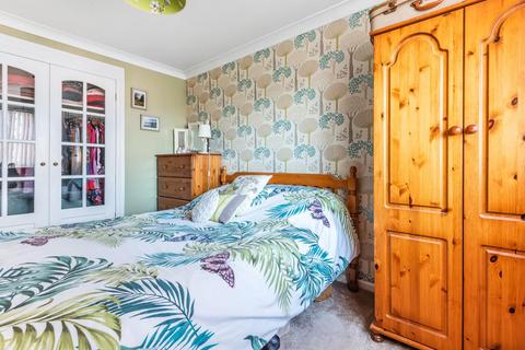 37 Bushy Close, Oxford, OX2 9SJ