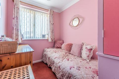 37 Bushy Close, Oxford, OX2 9SJ
