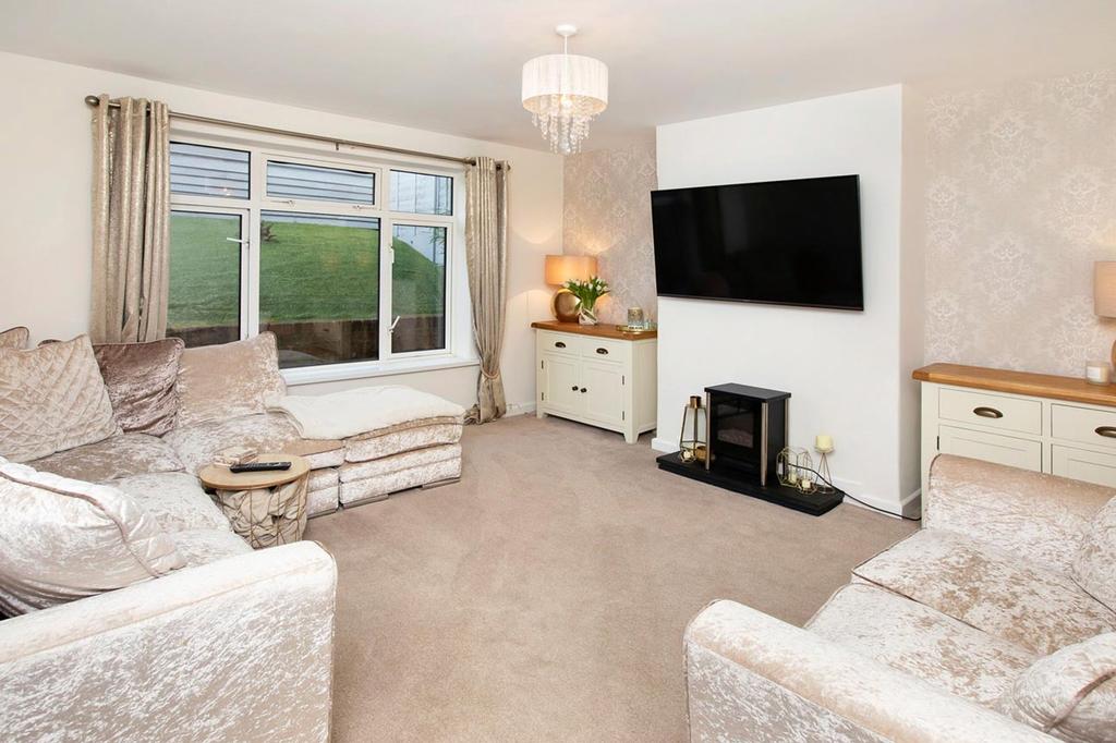 Third Avenue, Teignmouth, TQ14 3 bed terraced house £285,000