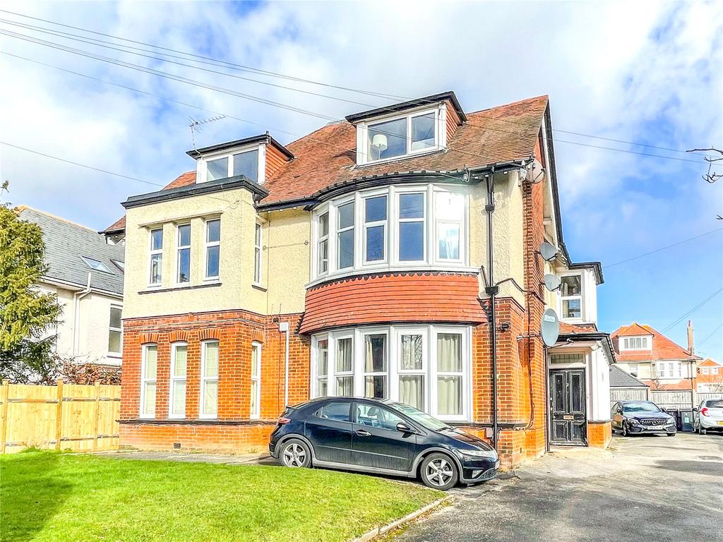 Milton Road, Bournemouth, BH8 1 bed apartment £150,000