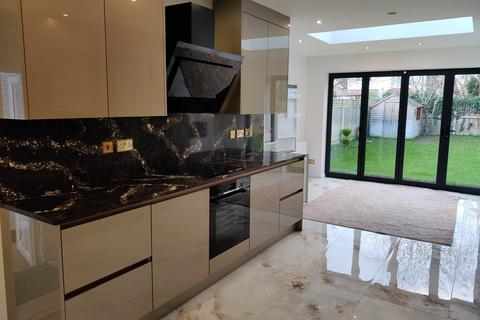 8 Turner Road, New Malden, KT3 5NL