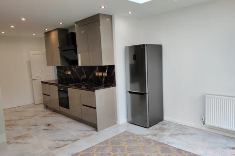 8 Turner Road, New Malden, KT3 5NL