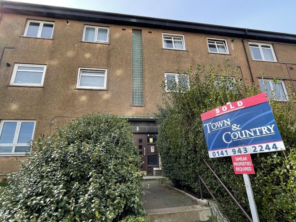 9 Kirkoswald Drive, Clydebank... 3 bed flat £75,000