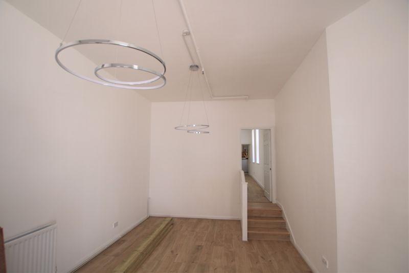 27 A High Street