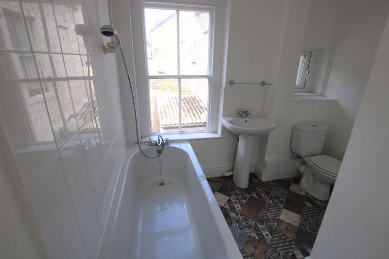 27 A High Street