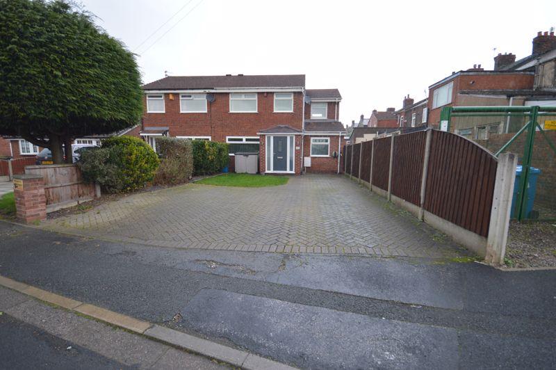Proctors Close, Widnes 4 bed semidetached house £200,000