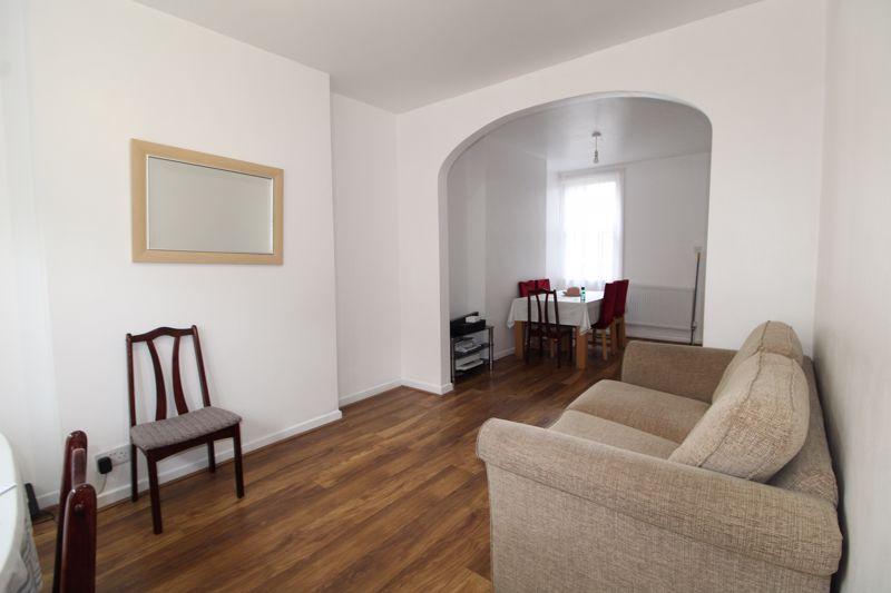 Ashburnham Road, Luton 3 bed terraced house £1,500 pcm (£346 pw)