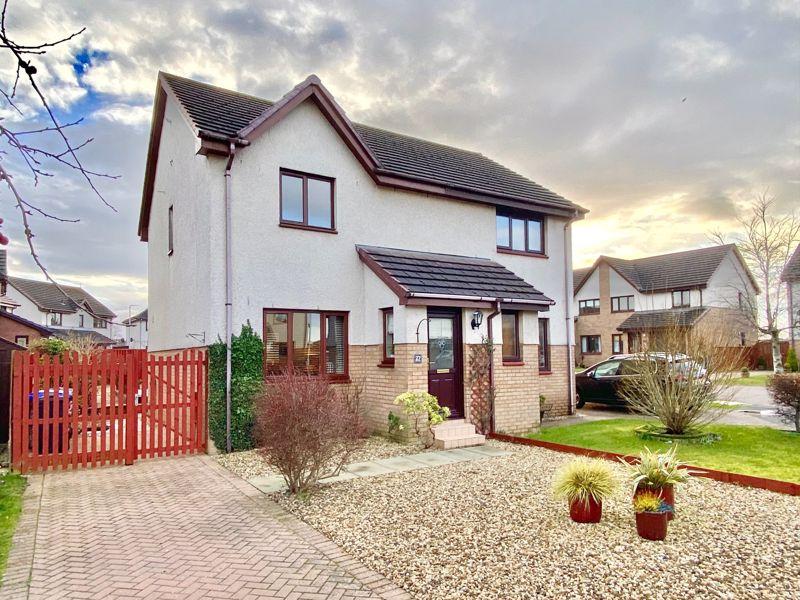 Moor Park, Prestwick 3 bed semidetached house £155,000