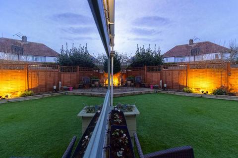 2 Brook Barn Way, Goring By Sea, Worthing, BN12 4DW